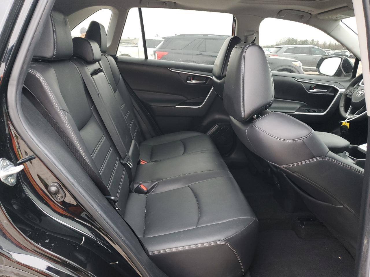 2023 Toyota RAV 4 - Image 11