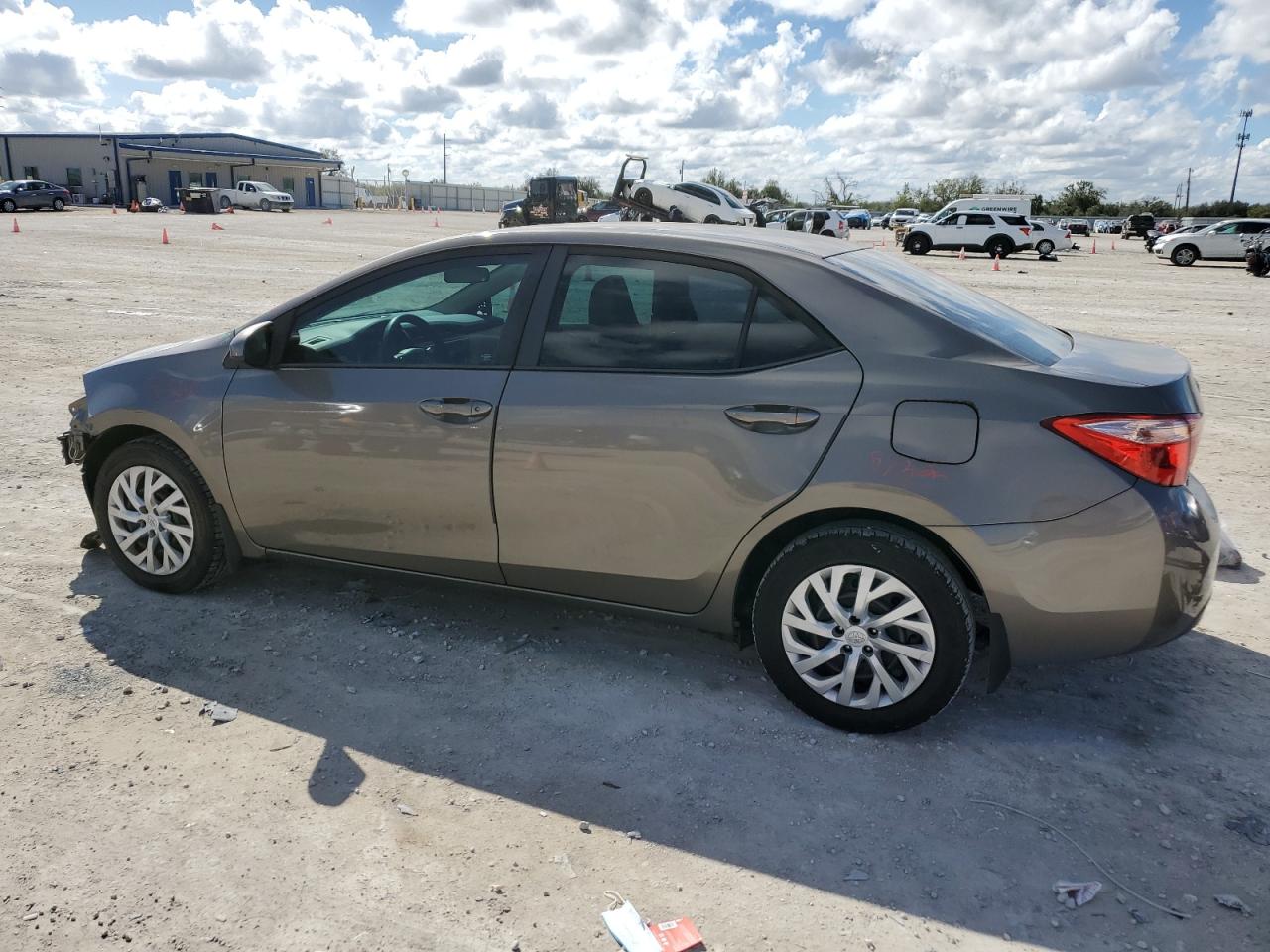 2018 Toyota Corolla - Image 2