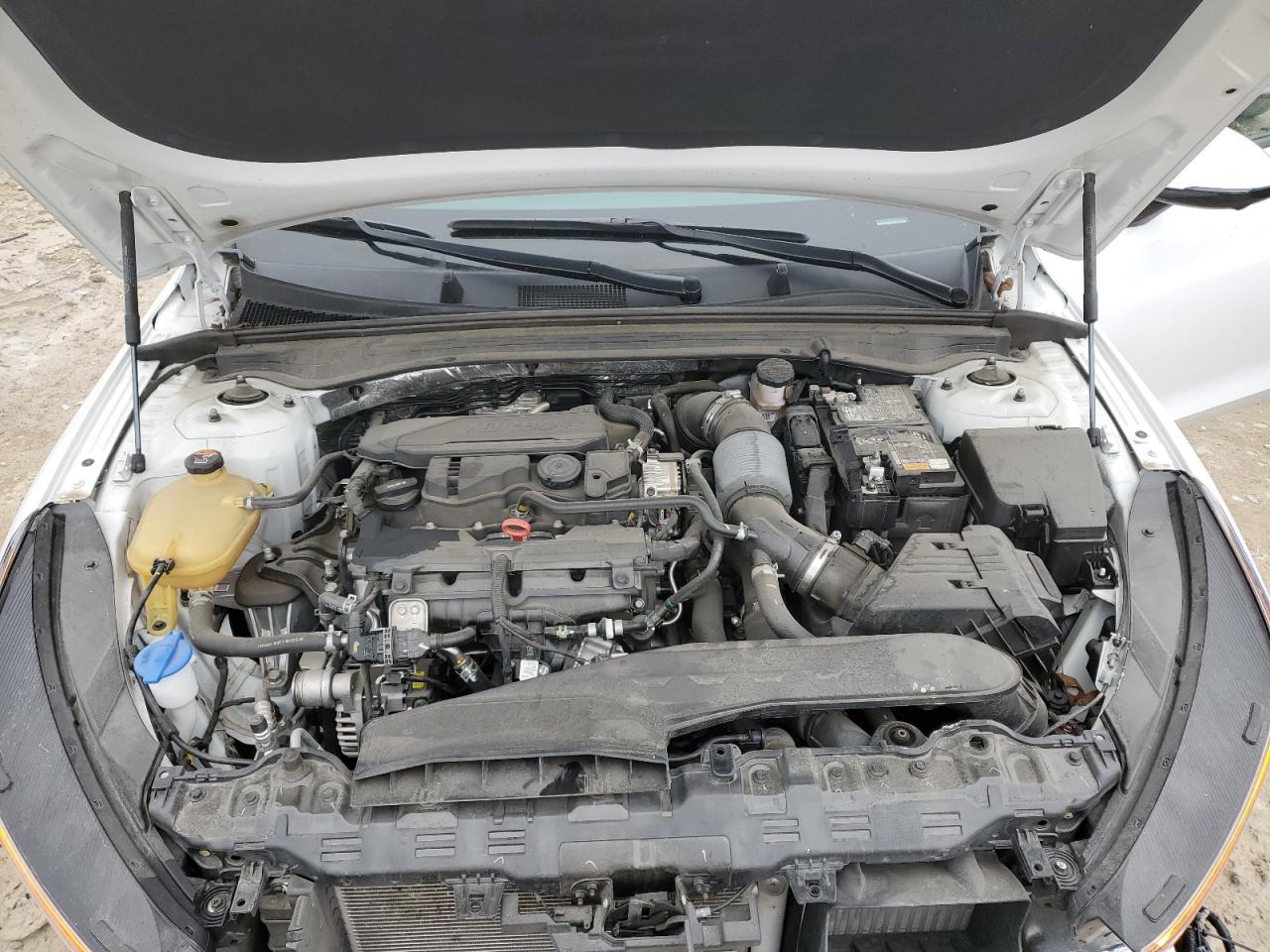 2023 Kia K5 - Image 11
