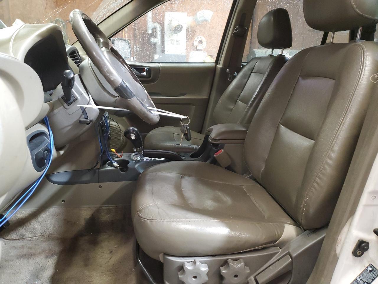 2004 Hyundai Santa Fe - Image 7
