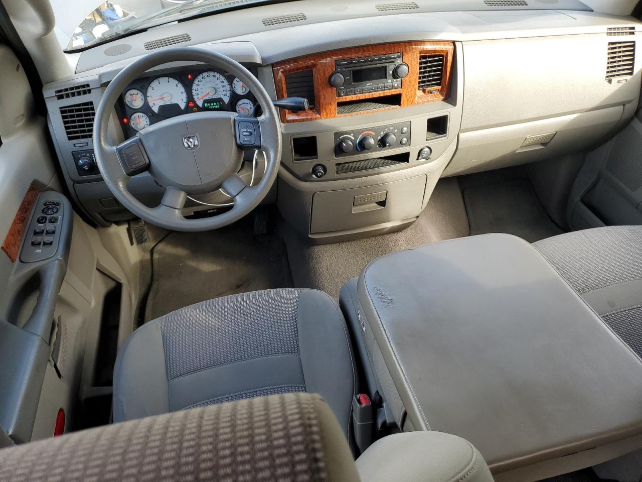 2006 Dodge RAM - Image 8