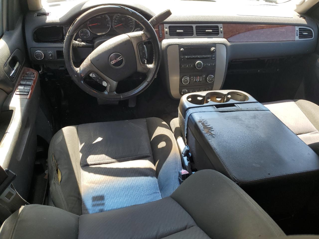 2010 GMC Yukon - Image 8