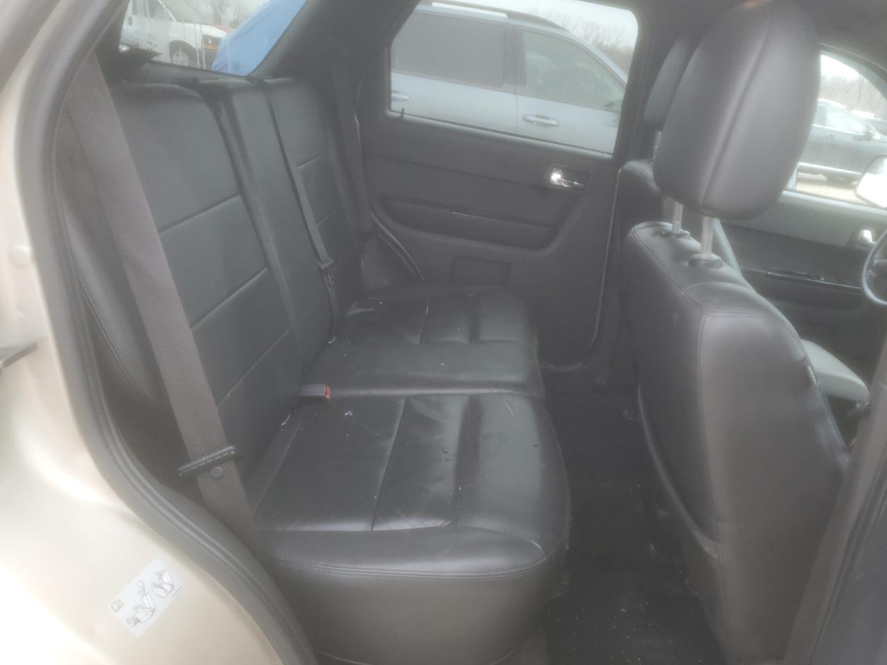 2010 Ford Escape - Image 11