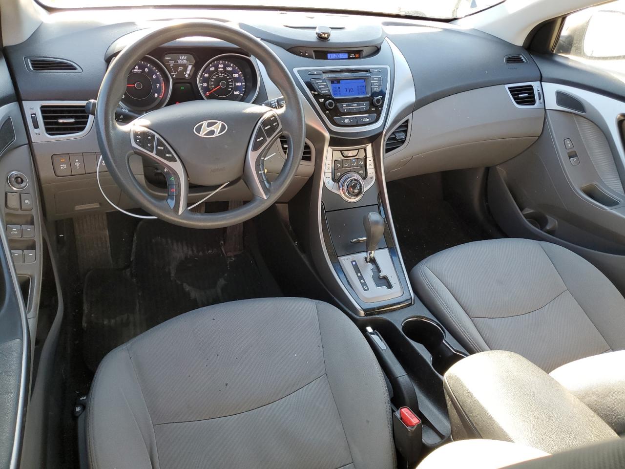 2013 Hyundai Elantra - Image 8