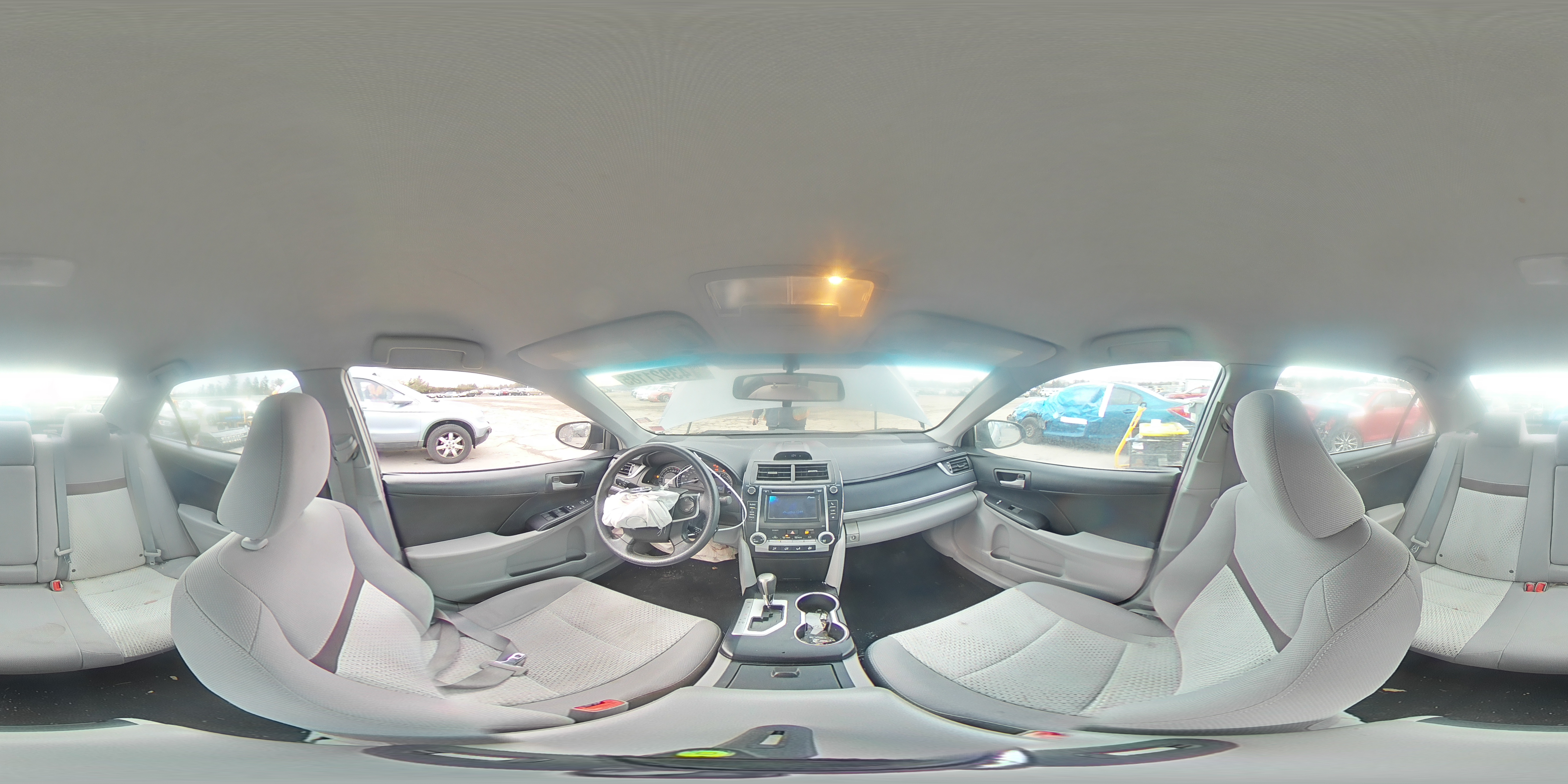 2013 Toyota Camry - Image 13