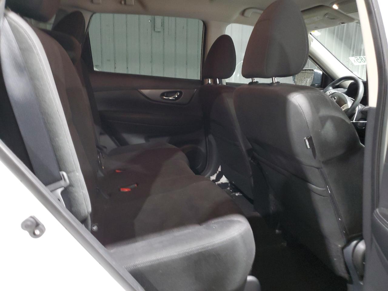 2015 Nissan Rogue - Image 11