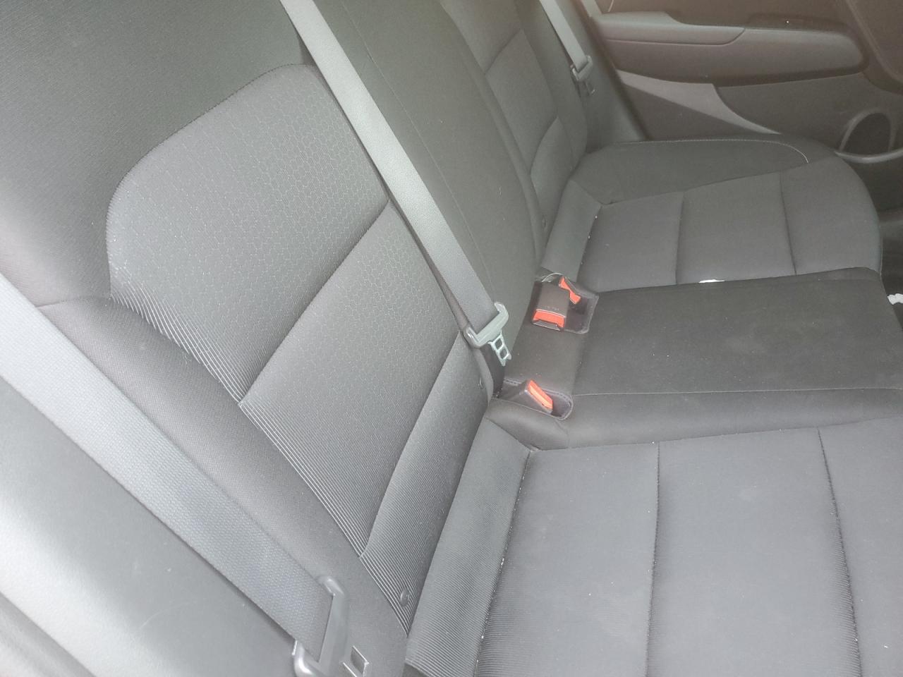 2017 Hyundai Elantra - Image 10