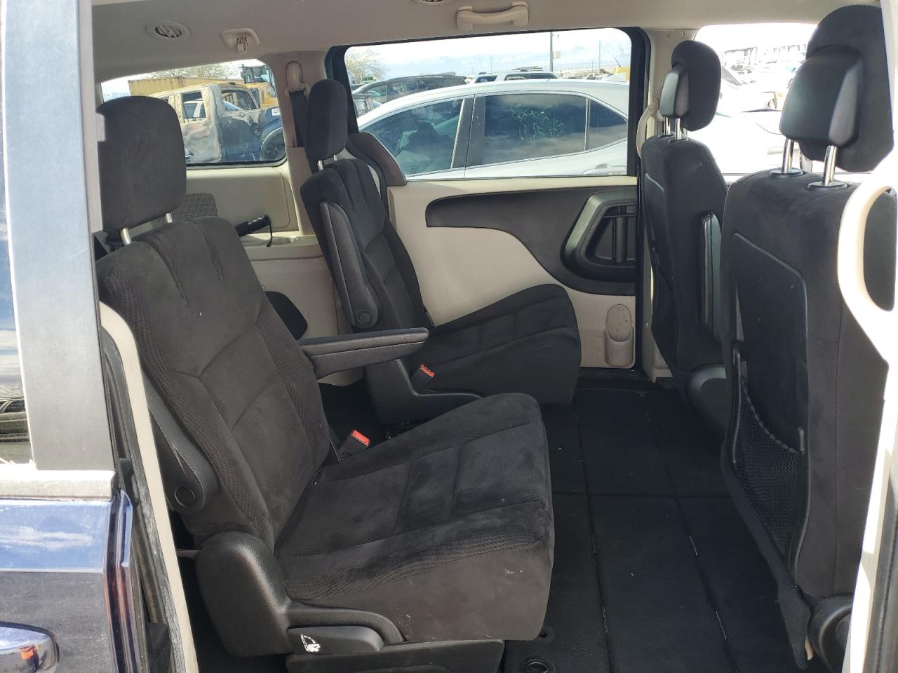 2014 Dodge Caravan - Image 11