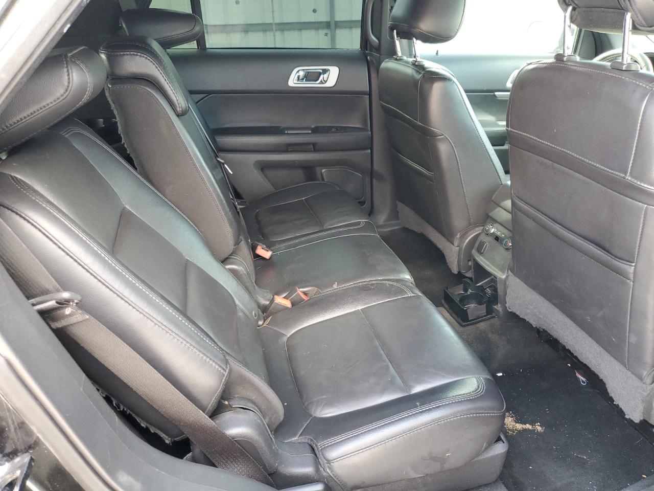 2015 Ford Explorer - Image 10
