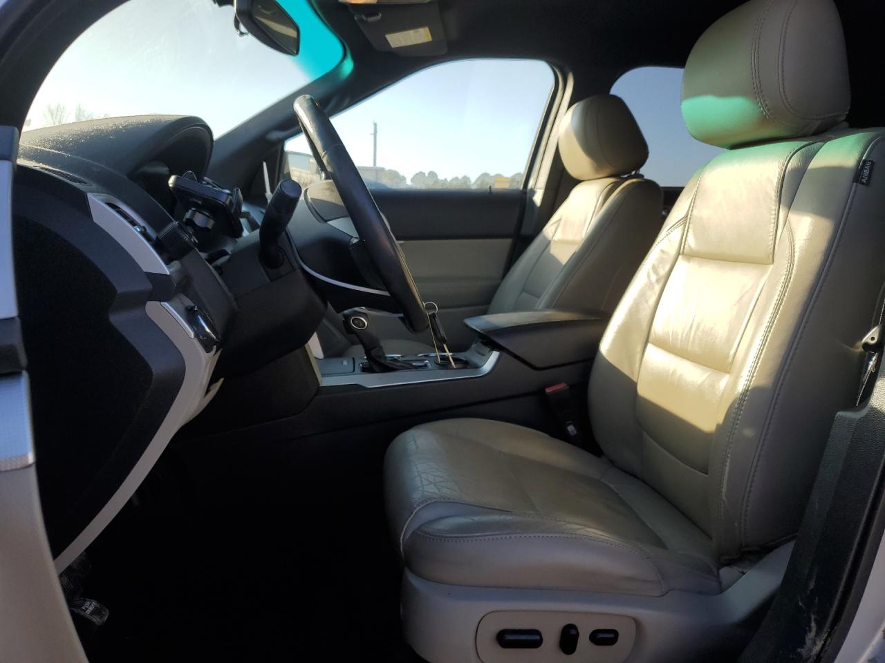 2014 Ford Explorer - Image 7