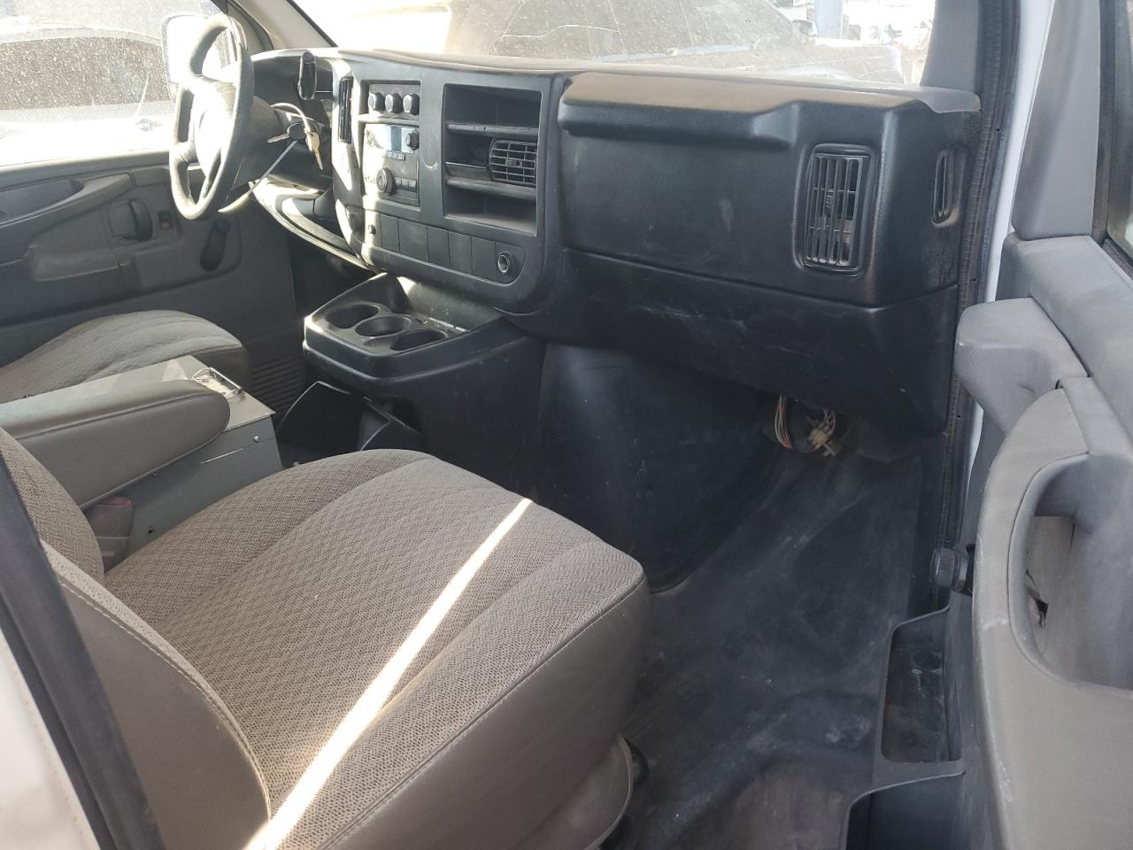 2011 Chevrolet Express - Image 8