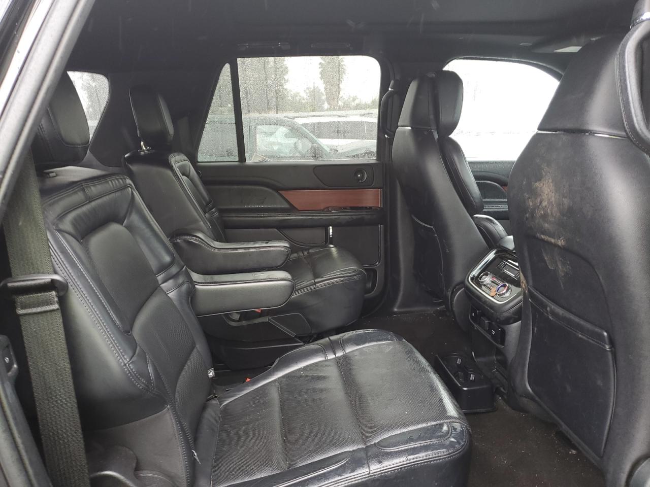 2021 Lincoln Navigator - Image 11