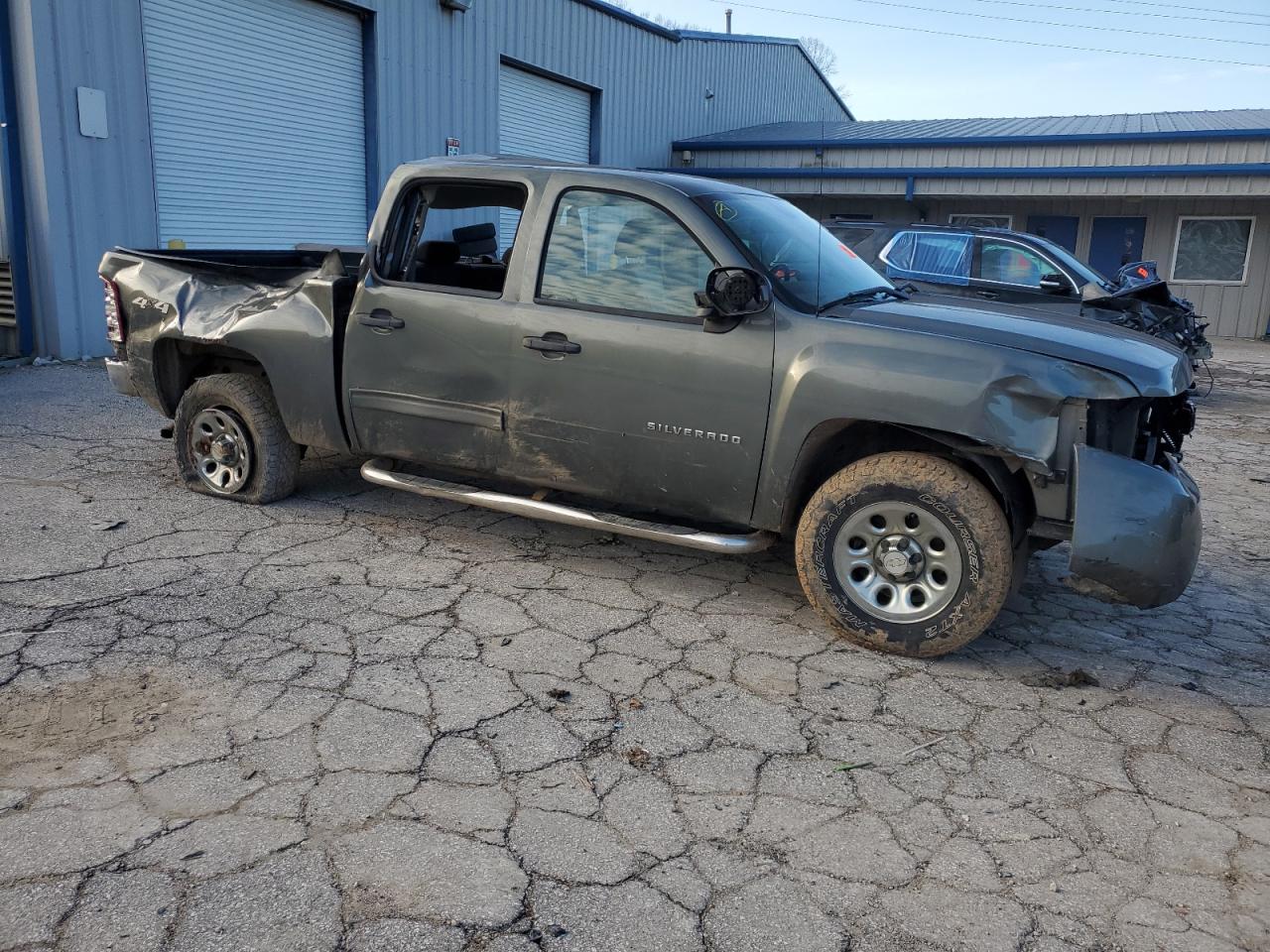 2011 Chevrolet Silverado - Image 4