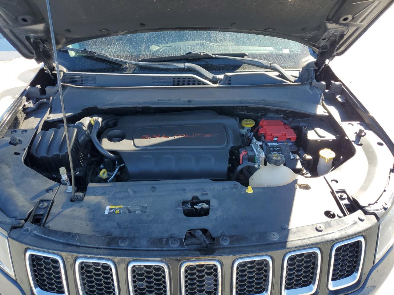 2020 Jeep Compass - Image 12