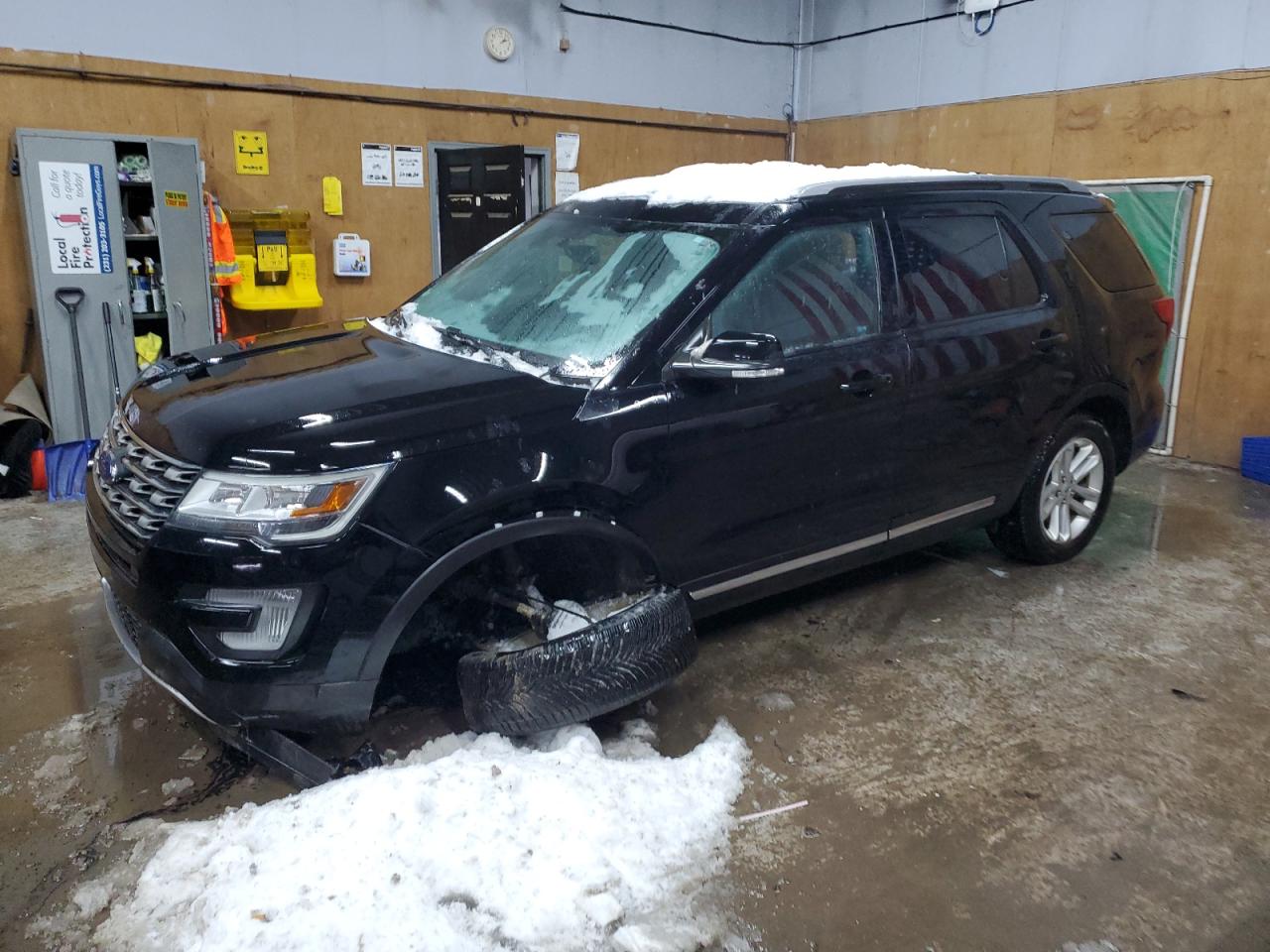 2017 Ford Explorer - Image 1