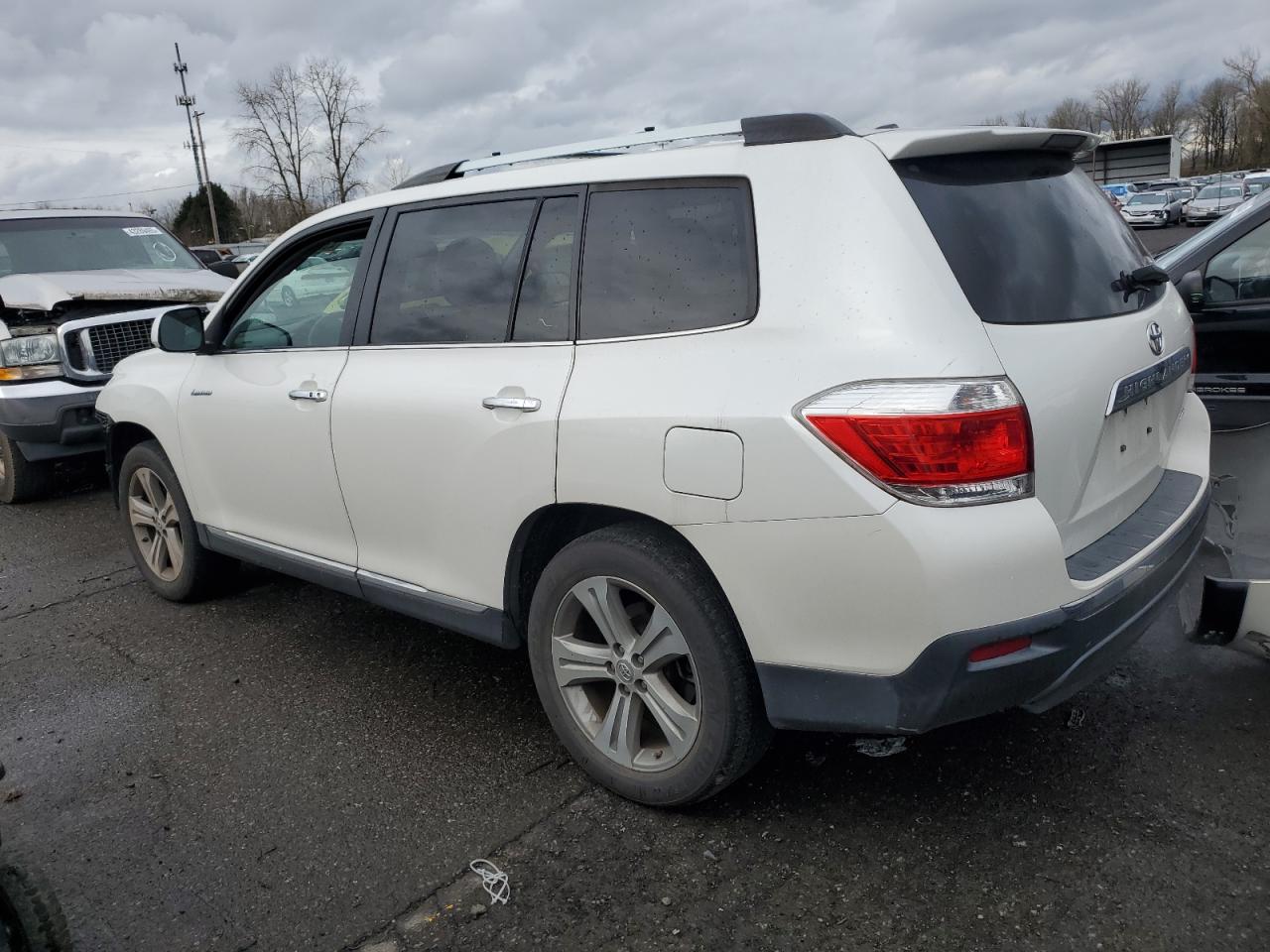 2011 Toyota Highlander - Image 2