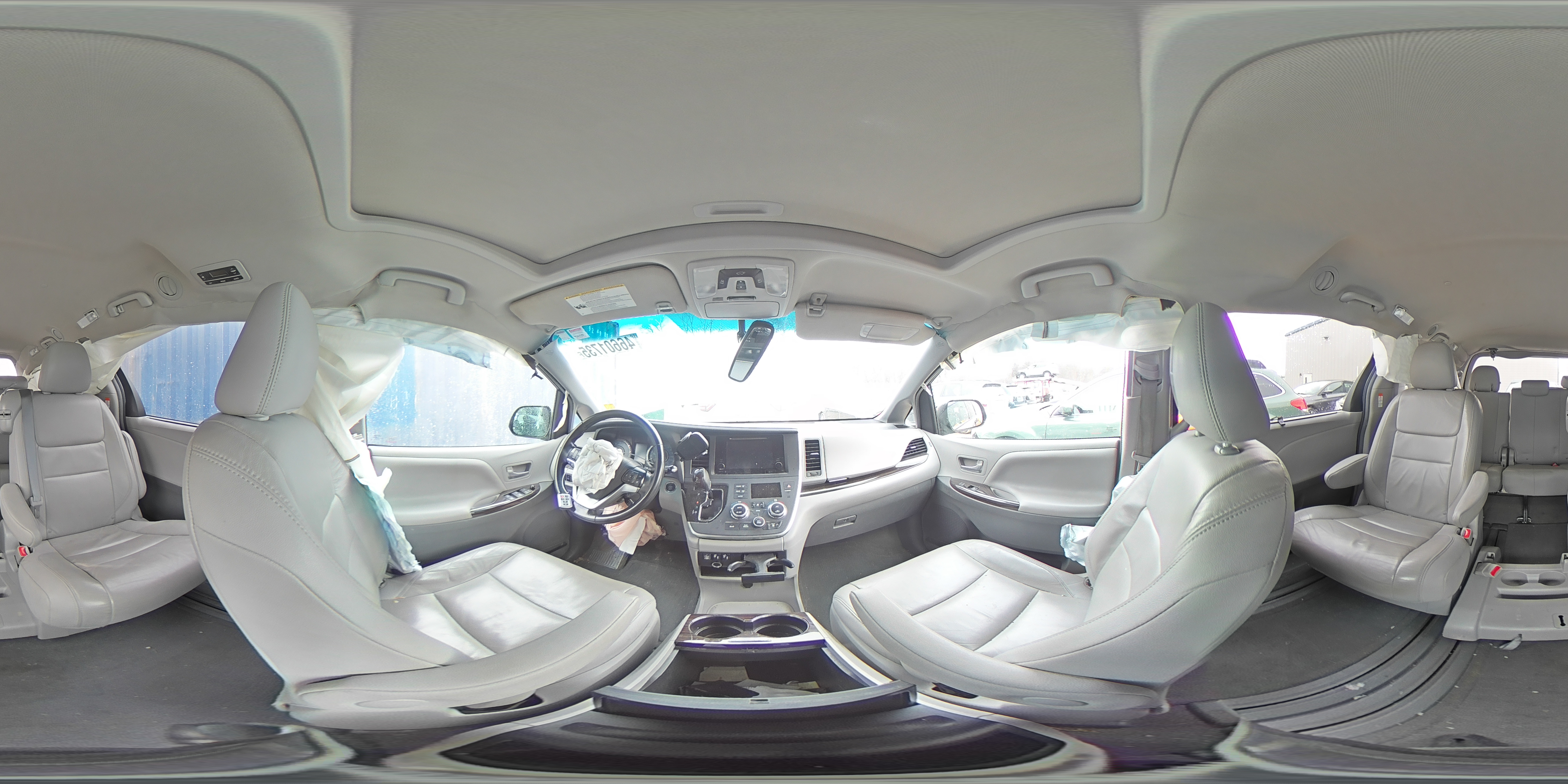 2015 Toyota Sienna - Image 15