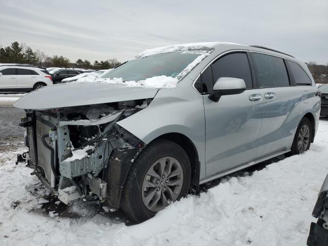 2023 Toyota Sienna Xle