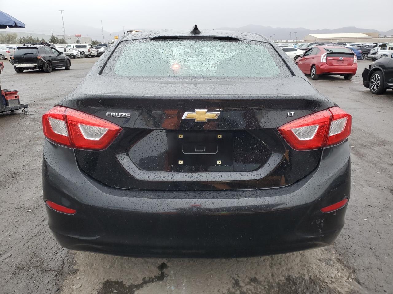 2018 Chevrolet Cruze - Image 6