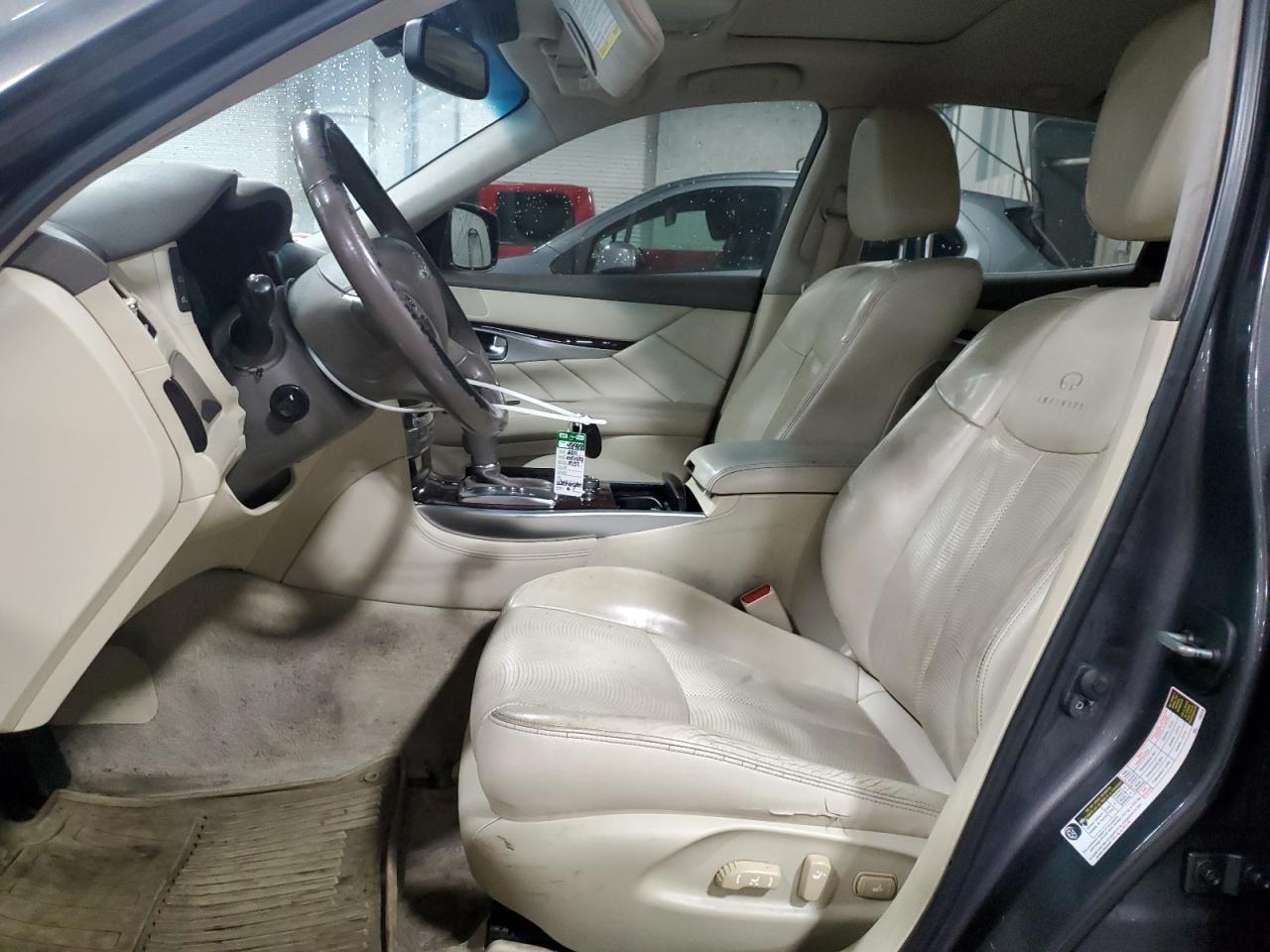 2011 Infiniti M - Image 7