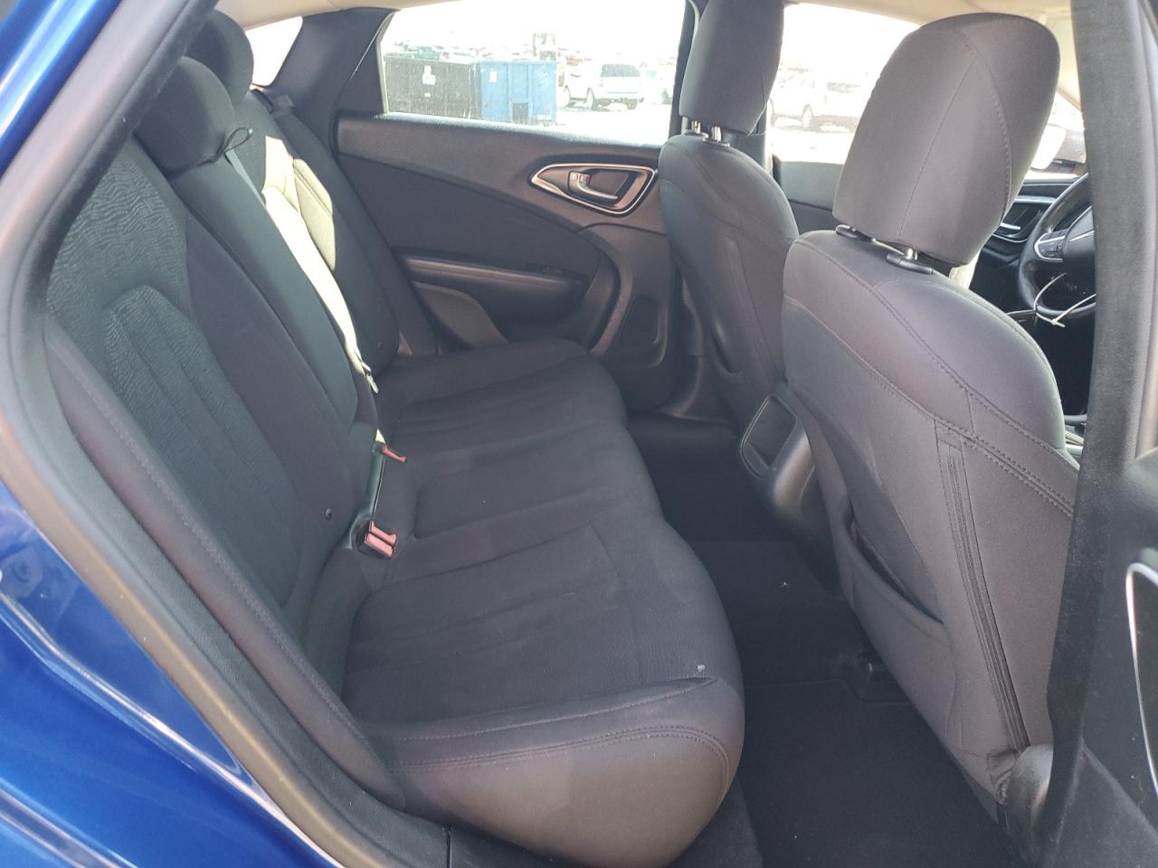 2015 Chrysler 200 - Image 11