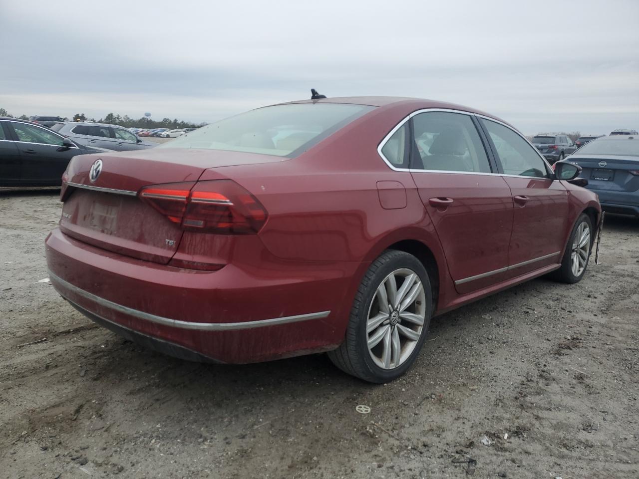 2017 Volkswagen Passat - Image 3