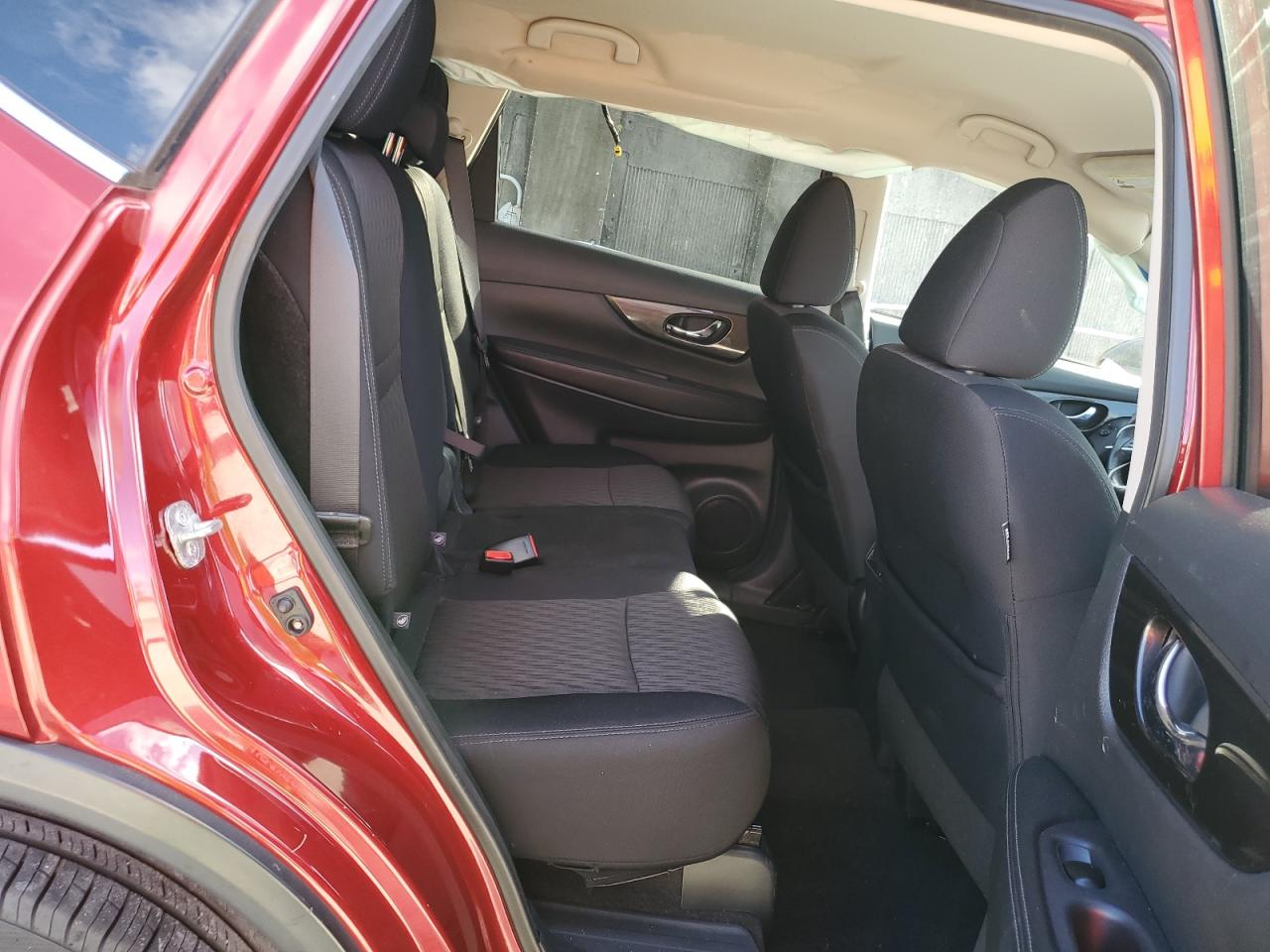 2019 Nissan Rogue - Image 12