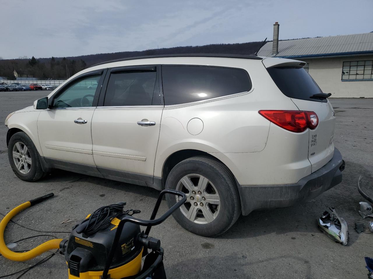 2011 Chevrolet Traverse - Image 2