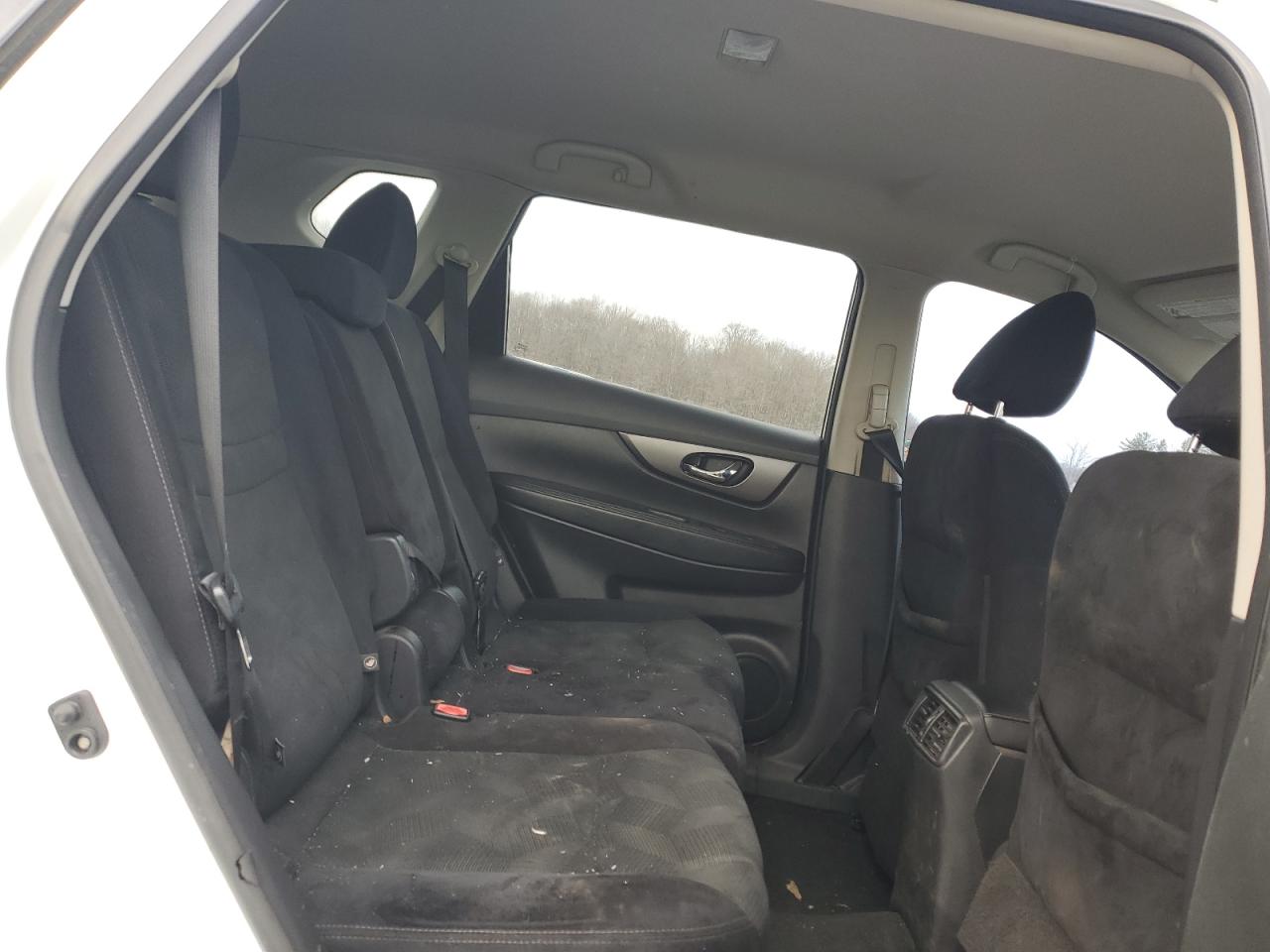 2016 Nissan Rogue - Image 12