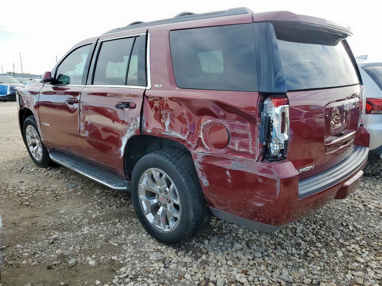 2017 GMC Yukon - Image 2