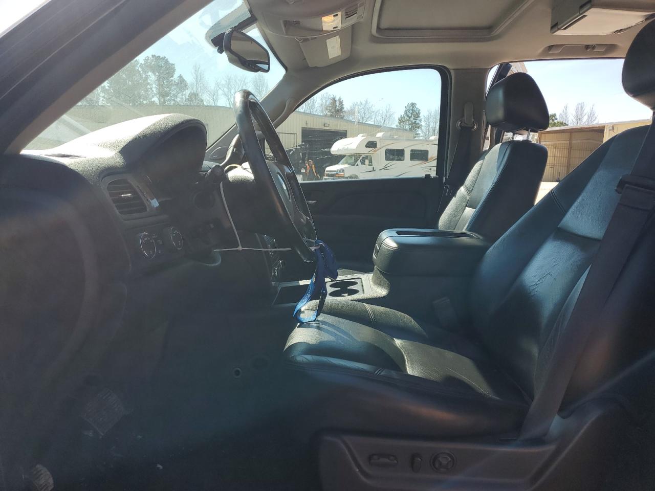 2014 Chevrolet Suburban - Image 7