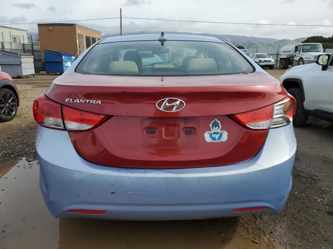 2012 Hyundai Elantra - Image 6