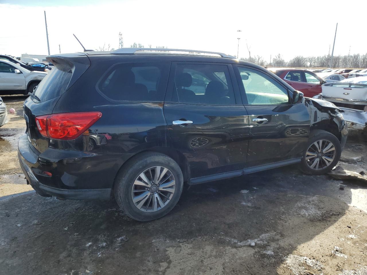 2018 Nissan Pathfinder - Image 3
