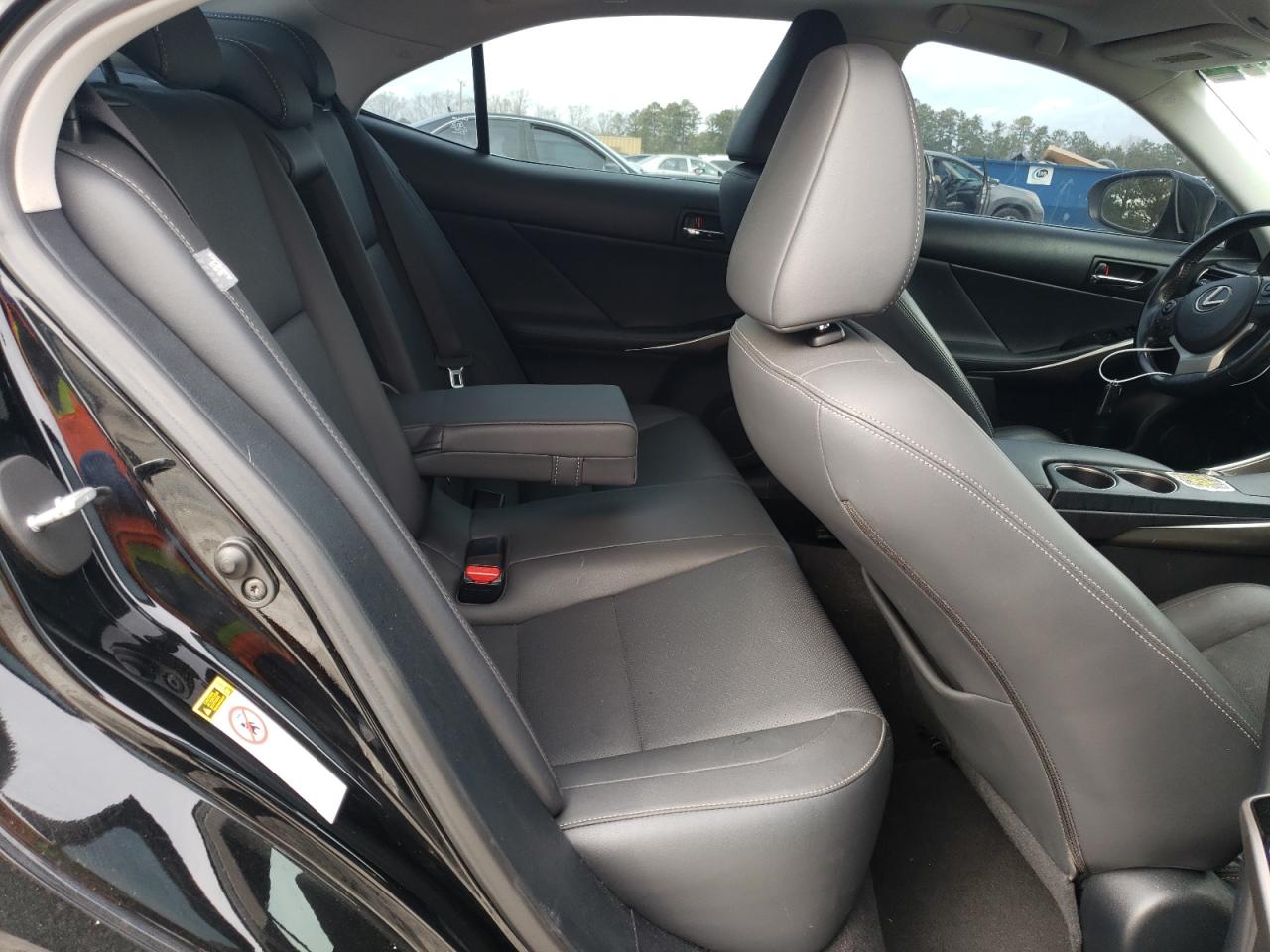 2015 Lexus IS - Image 10