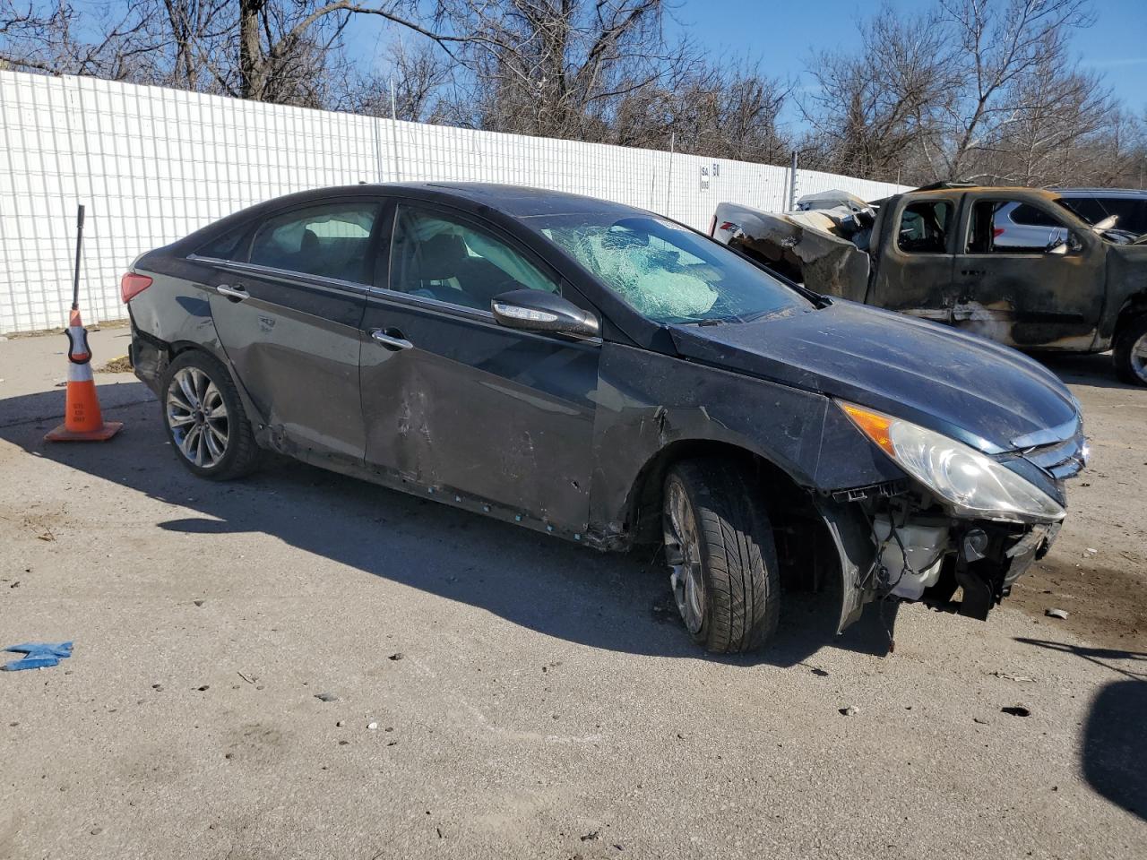 2011 Hyundai Sonata - Image 4