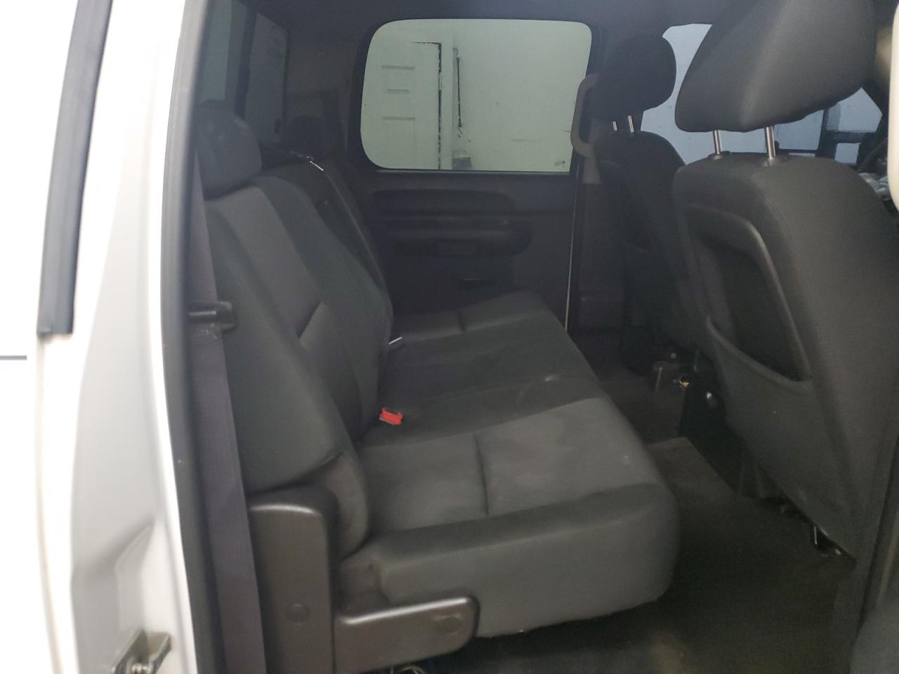 2011 Chevrolet Silverado - Image 10