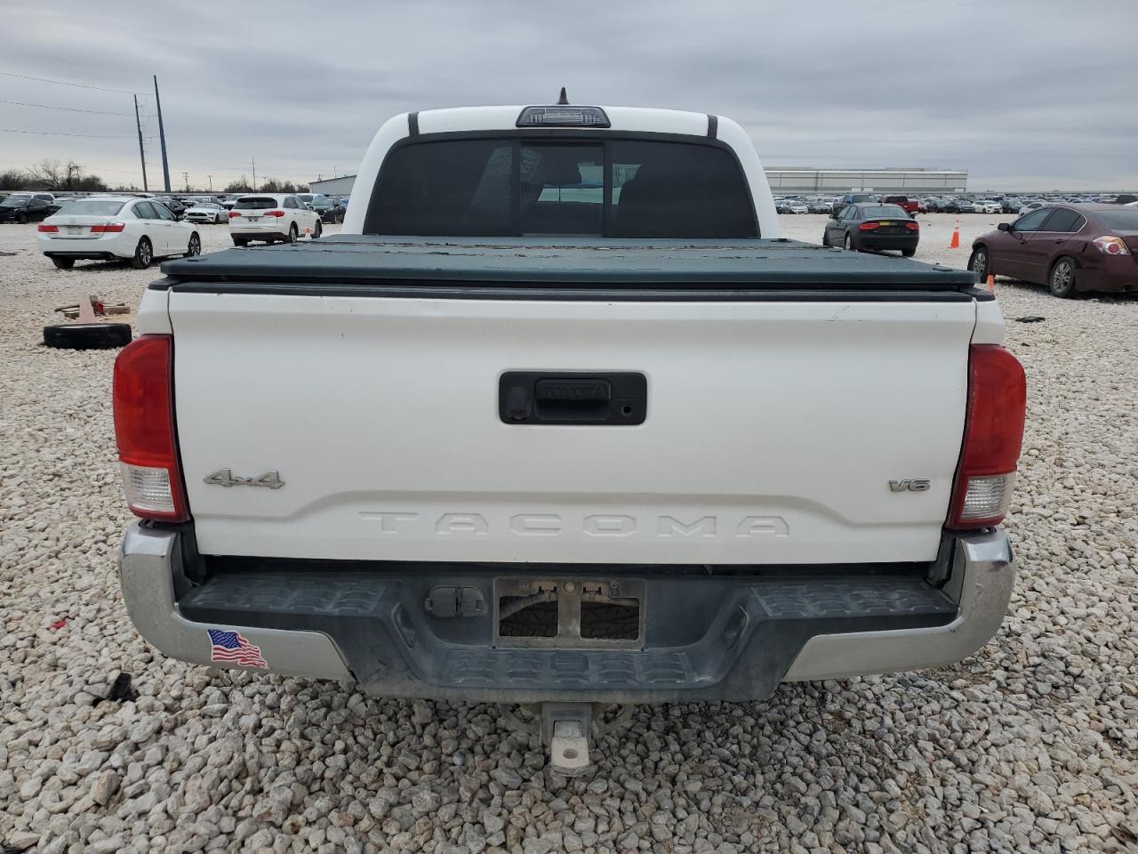 2017 Toyota Tacoma - Image 6