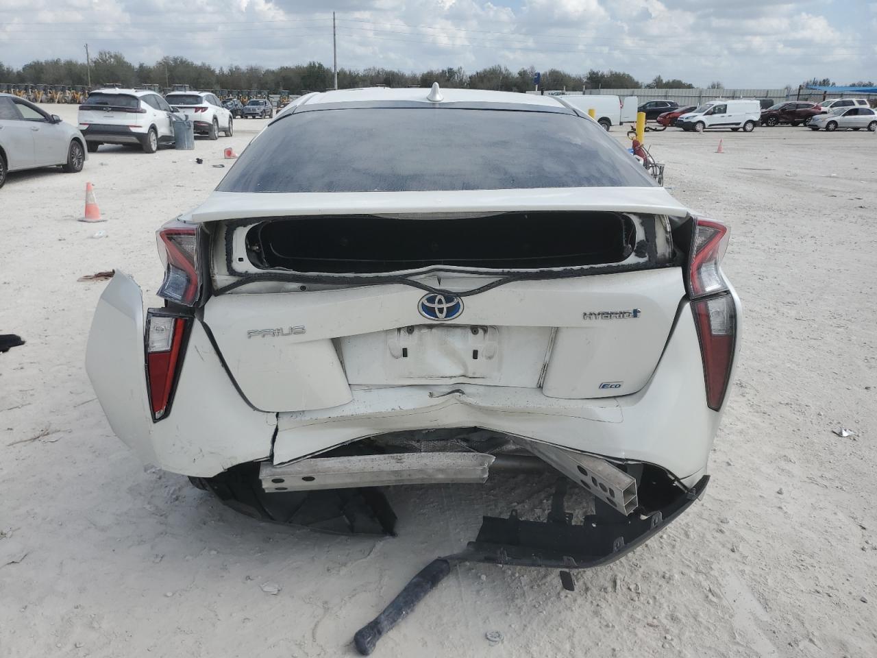 2018 Toyota Prius - Image 6