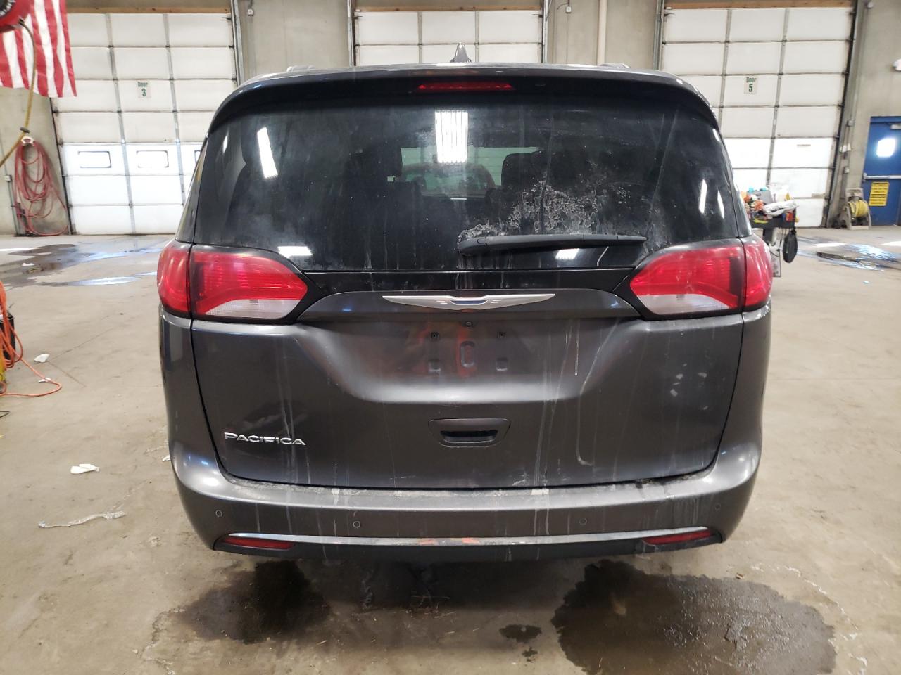 2017 Chrysler Pacifica - Image 6