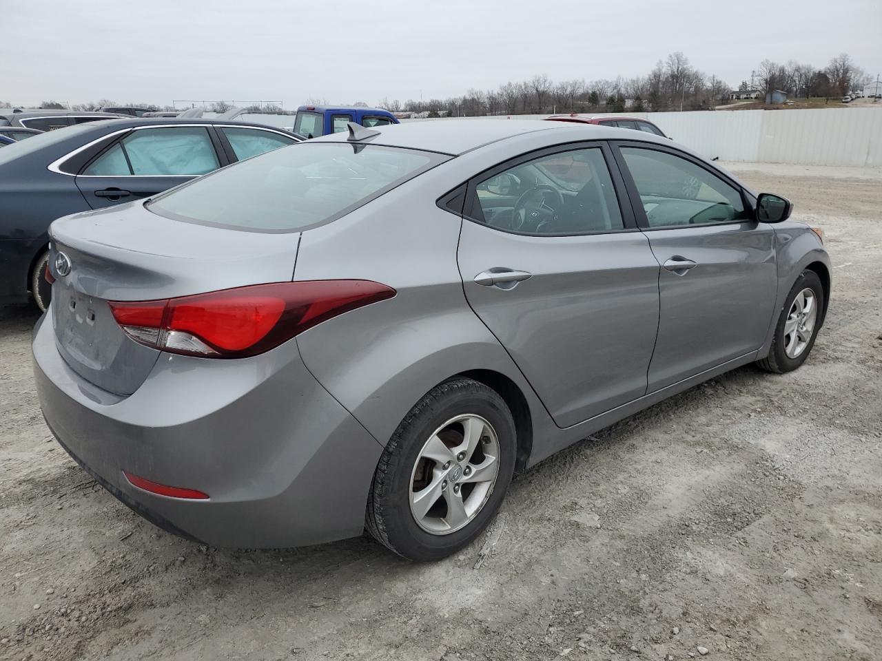 2014 Hyundai Elantra - Image 3