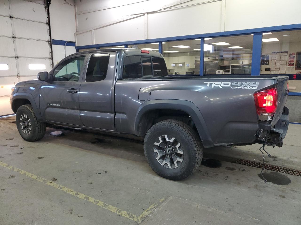 2016 Toyota Tacoma - Image 2