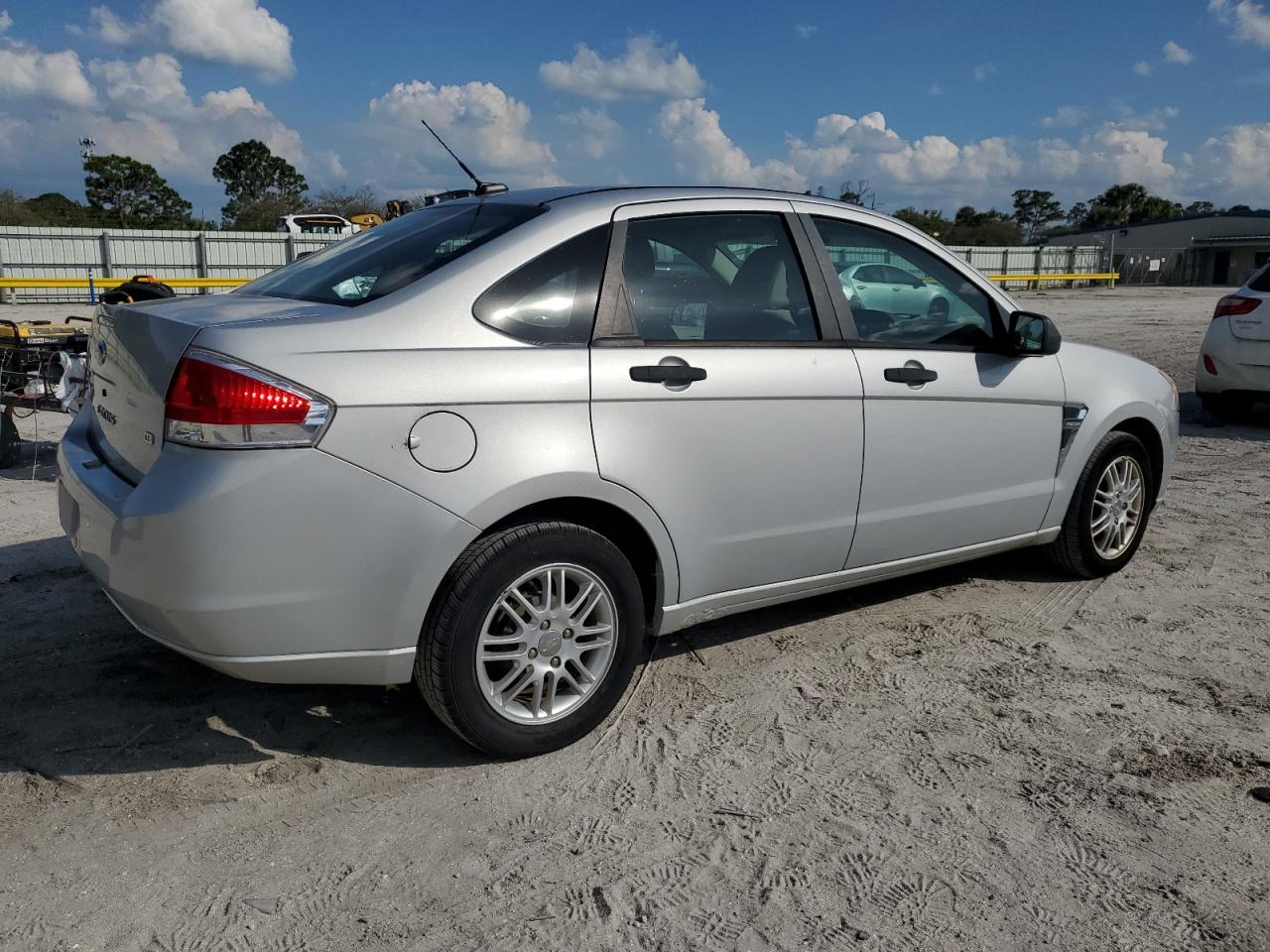 2008 Ford Focus - Image 3
