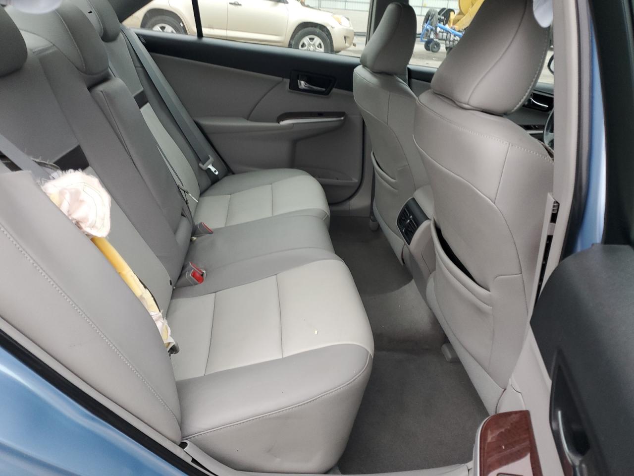 2012 Toyota Camry - Image 11