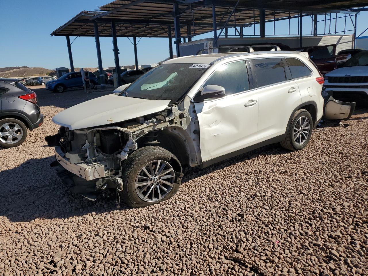 2019 Toyota Highlander - Image 1