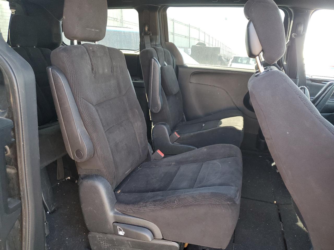 2014 Dodge Caravan - Image 11
