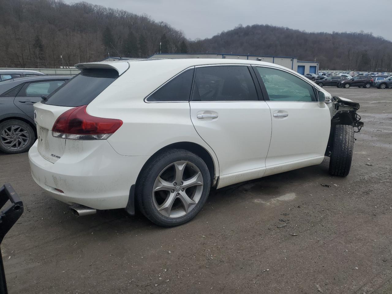 2013 Toyota Venza - Image 3