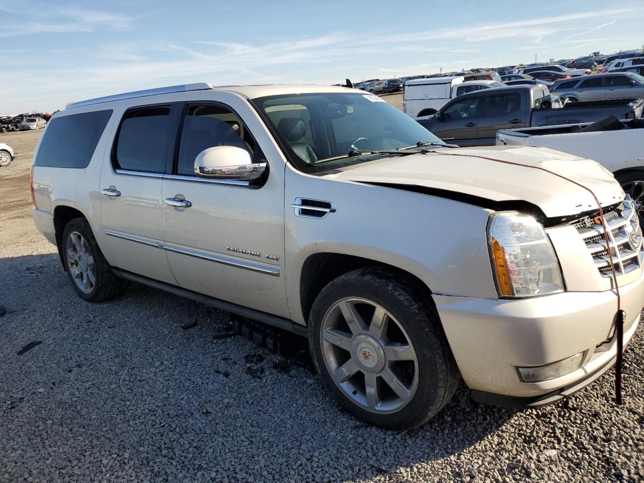 2011 Cadillac Escalade - Image 4