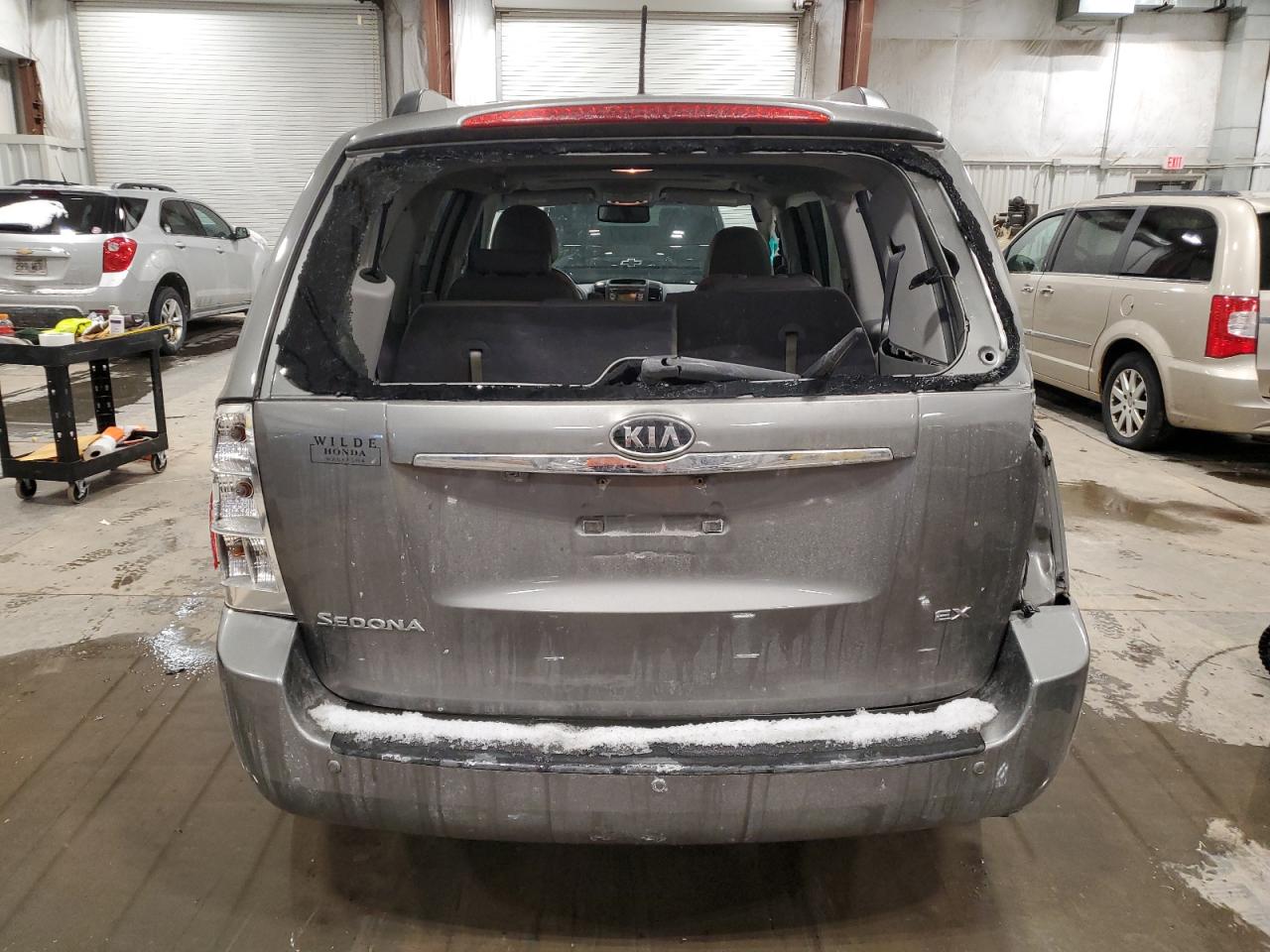 2011 Kia Sedona - Image 6