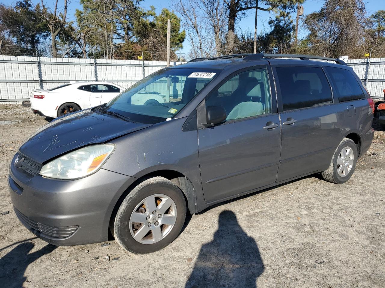 2004 Toyota Sienna - Image 1