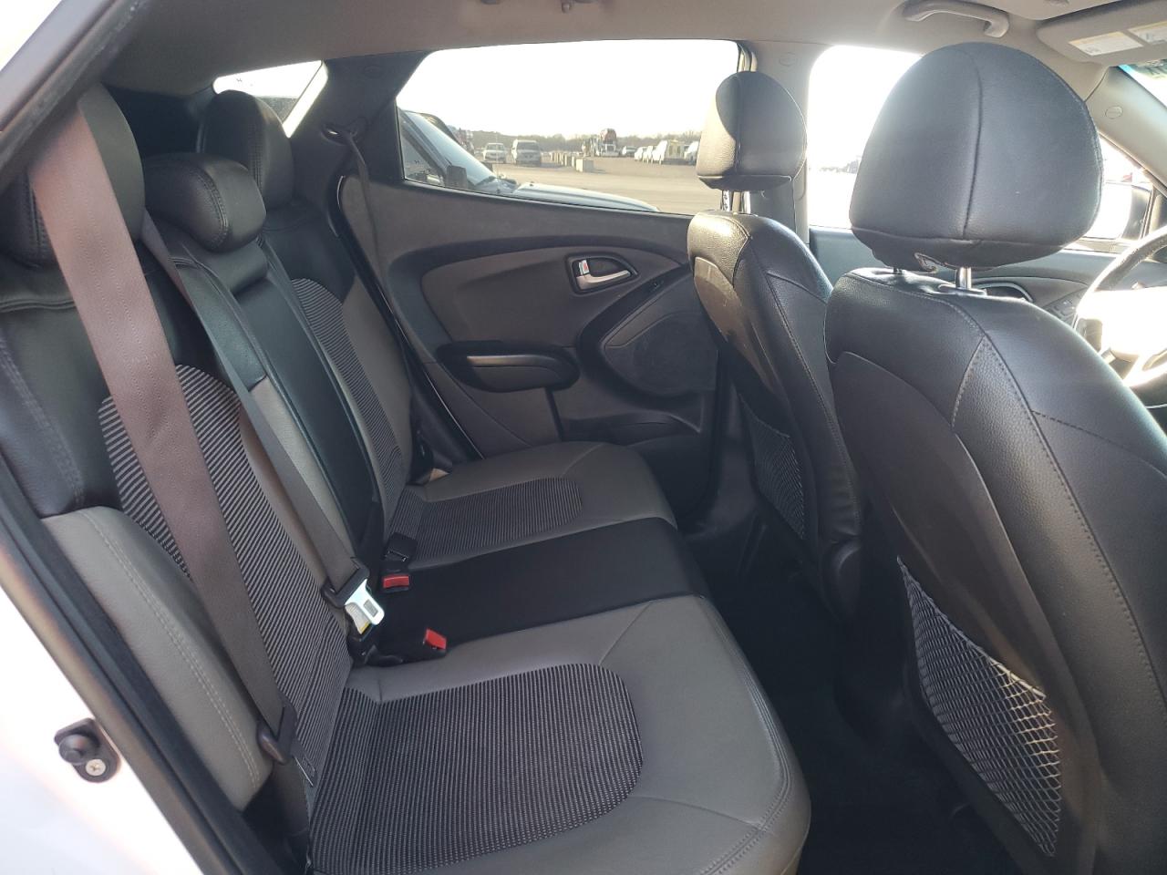 2013 Hyundai Tucson - Image 12